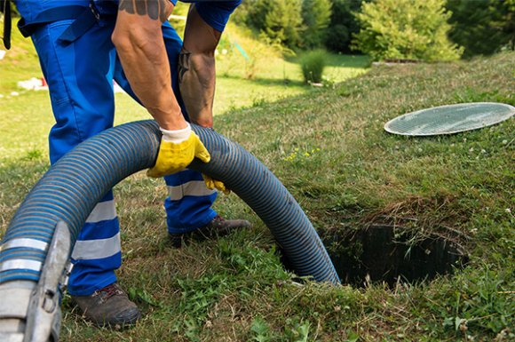 Entreprise d'assainissement pour la vidange d'une fosse septique à Clermont-Ferrand